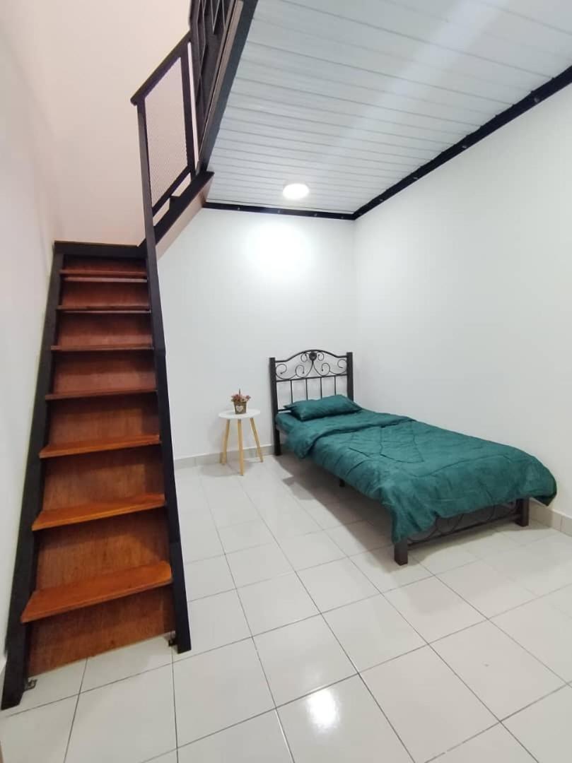 Orked Homestay Seri Iskandar Εξωτερικό φωτογραφία